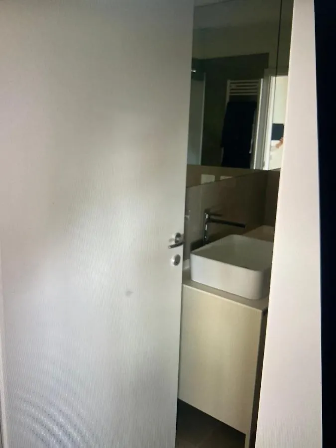 Milano: Incantevole Appartamento In Pieno Centro - Fancy Yellow Apartments Italien