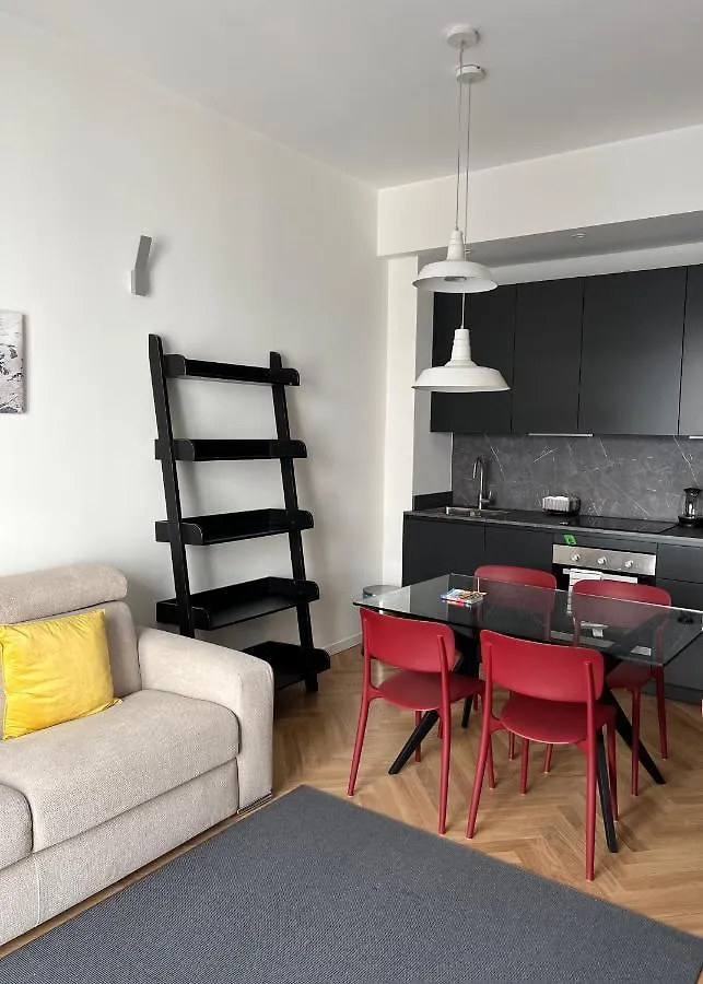 Milano: Incantevole Appartamento In Pieno Centro - Fancy Yellow Apartments