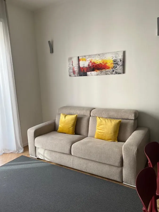 Milano: Incantevole Appartamento In Pieno Centro - Fancy Yellow Apartments 0*, Milano