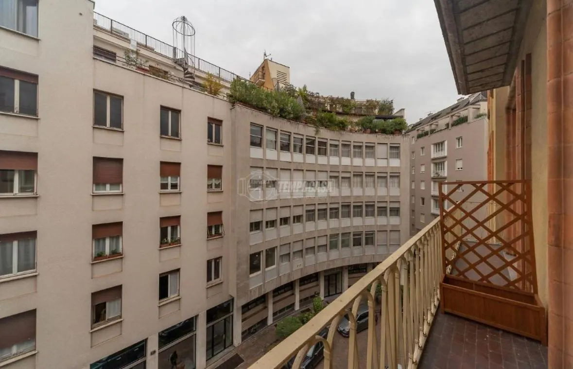 Milano: Incantevole Appartamento In Pieno Centro - Fancy Yellow Apartments